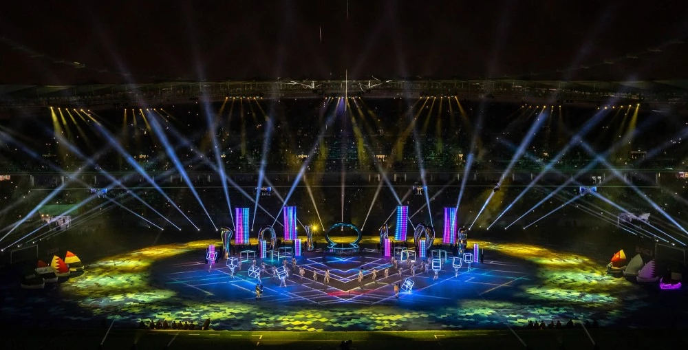 Though the scale of the event demanded a large number of fixtures, the PROTEUS BRUTUS' technical capabilities and power allowed the team to create magical designs with a considerably smaller number of fixtures