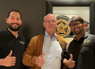 Arnold Coelho (L) and Rajesh Khade (R) of Sonic Evolution with Silvio Cibien (C) of ELC Lighting